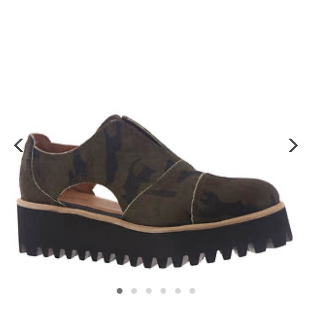 ALL BLACK Cutout Cowman Flatform